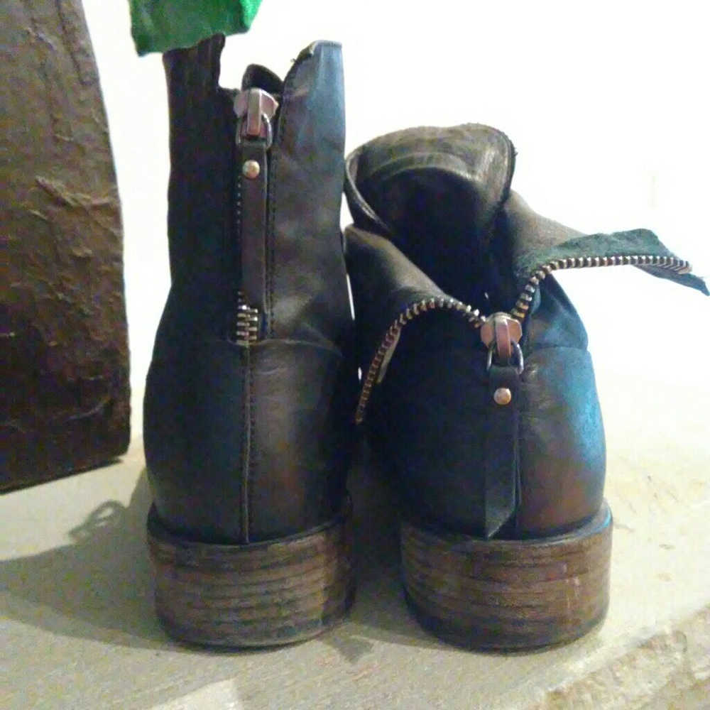 👢 Vic Metie ankle boots 👢 - Picture 1 of 8